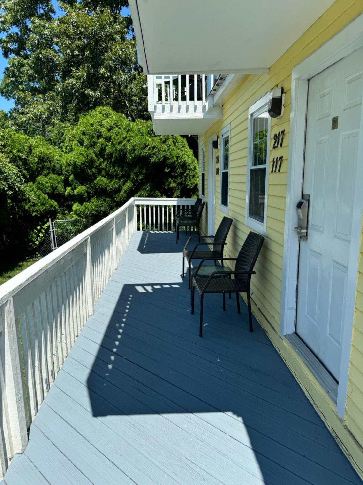 Motel Blue Spruce Plymouth Exterior foto